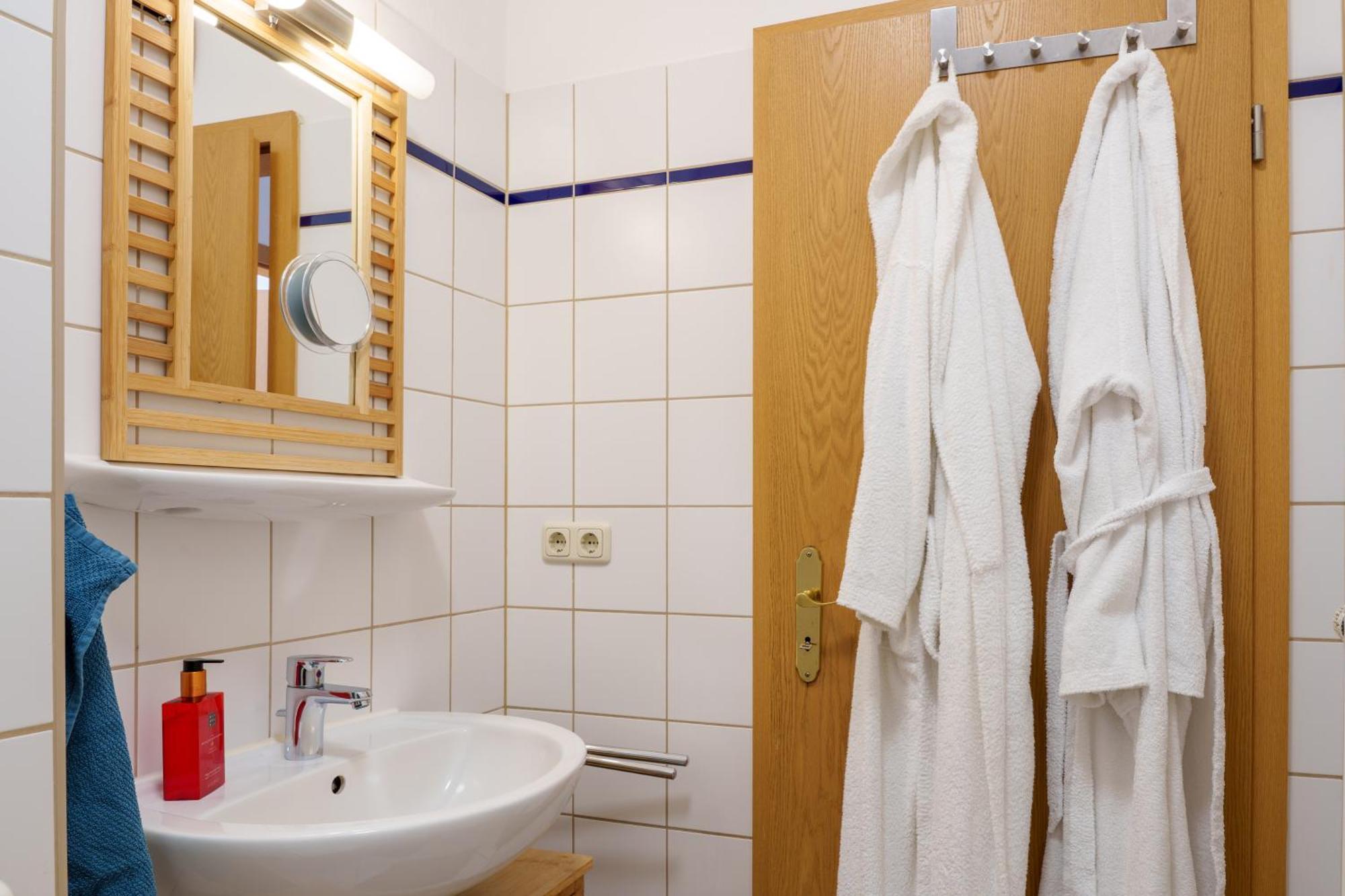 Beliebt: Zentrales & Ruhiges Innenstadtapartment Halle  Esterno foto